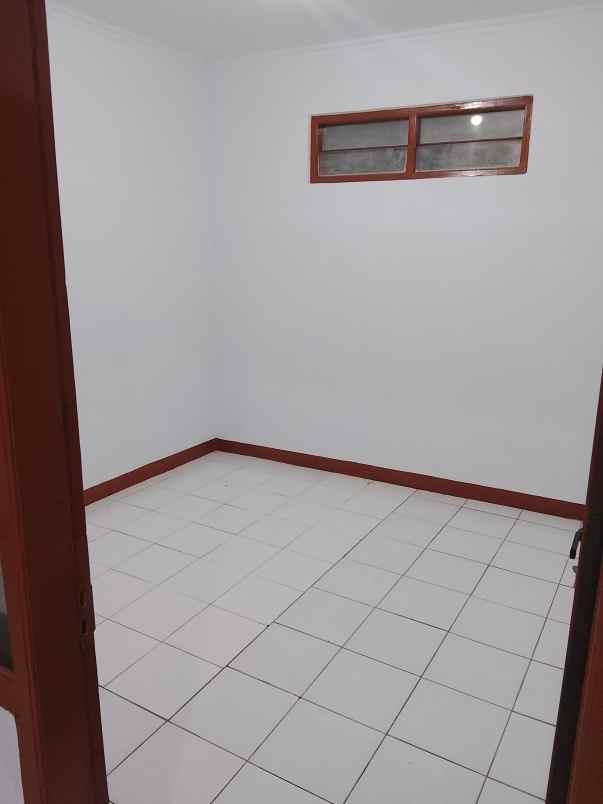 disewakan rumah sayap jl pajajaran bandung