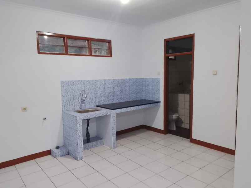 disewakan rumah sayap jl pajajaran bandung