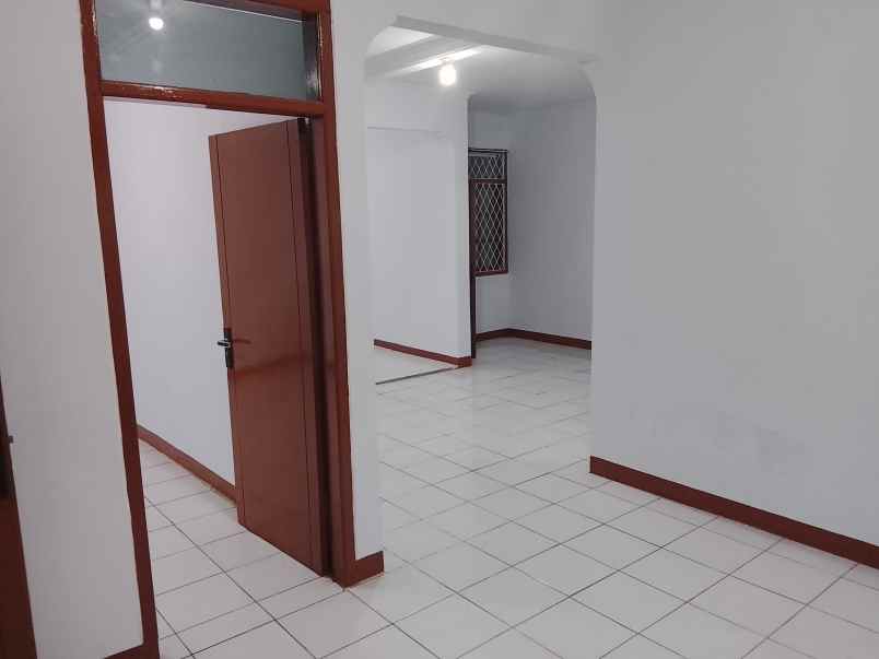 disewakan rumah sayap jl pajajaran bandung
