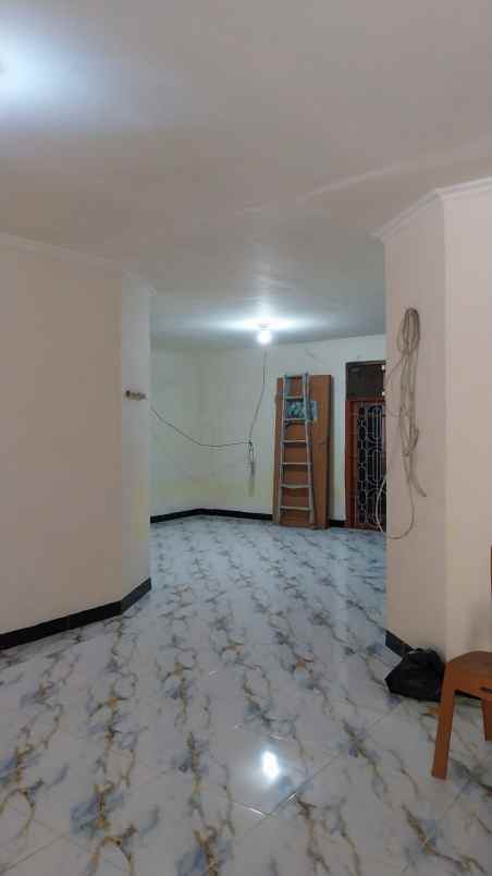 disewakan rumah srengseng kembangan