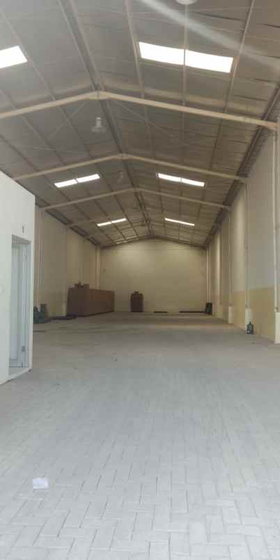 gudang dascoland gresik min 2 th tinggi gudang 7 meter