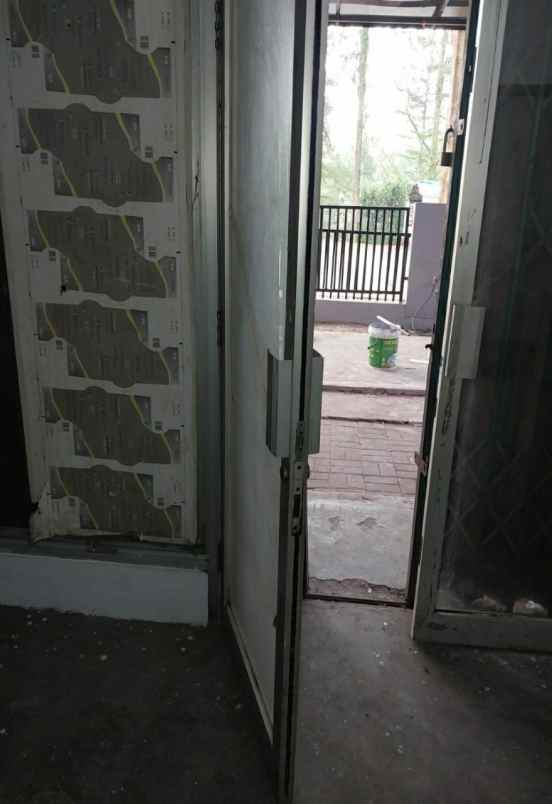 gudang lt 465 lb 540 bsd siap pakai