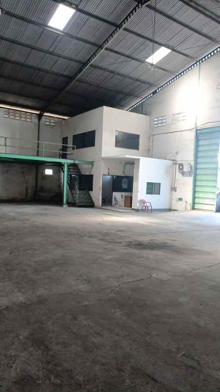 gudang margomulyo angtropolis akses kontainer 40ft