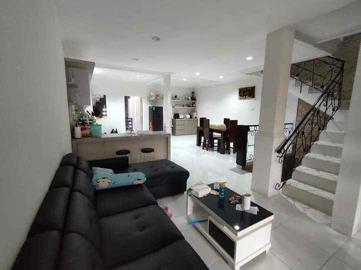 hotel pantai indah batukaras