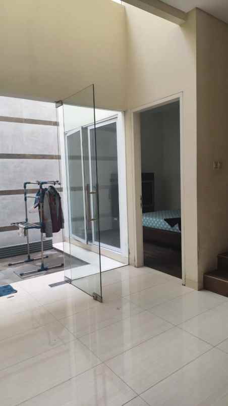 jual rumah furnished jl mangga duri kepa jak bar