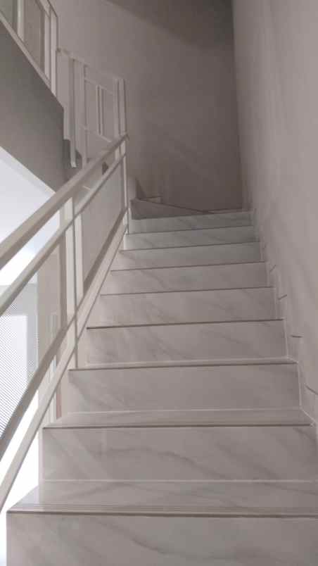 jual rumah taman ratu jak bar