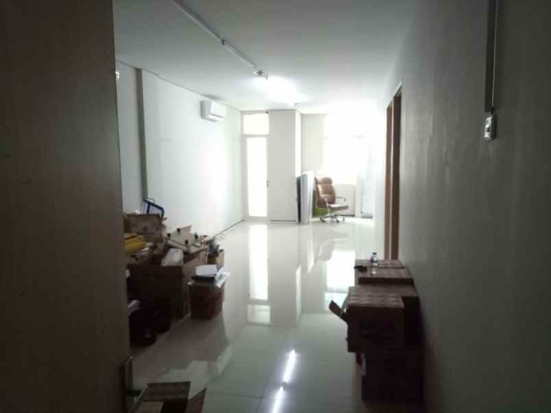 komersial ruko kirana boutique