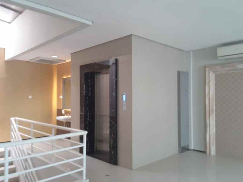 komersial ruko kirana boutique