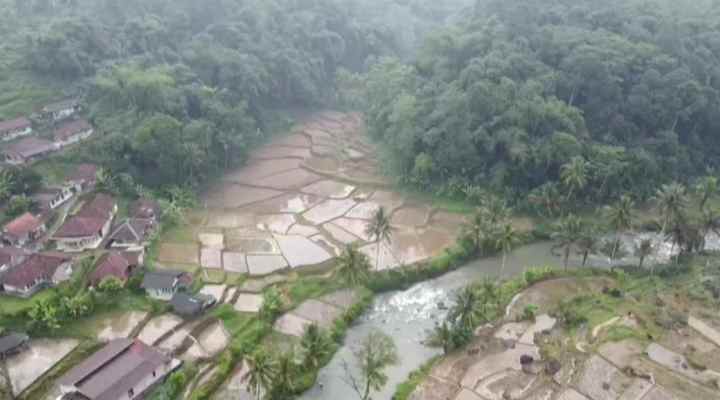 lahan kebun produktif strategis kolam ikan subang