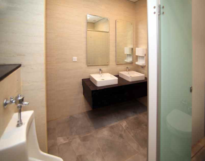 ruang kantor di the kensington tower