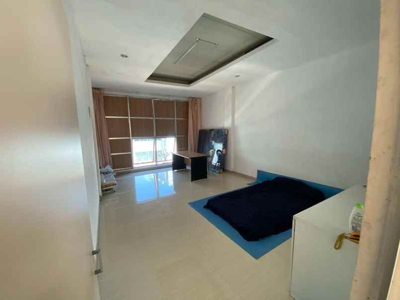 ruko 4 lantai premium manyar siap pakai tanpa renov