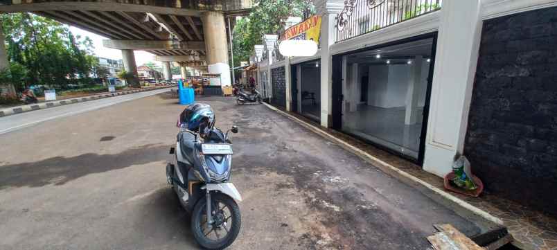 ruko super strategis di pinggir jalan raya