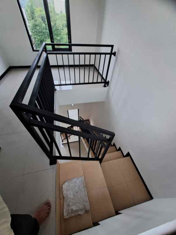 rumah 2 lantai dekat sawojajar free biaya biaya