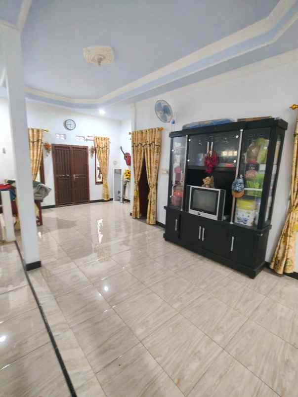 rumah 2 lantai hook di ciujung kragilan serang