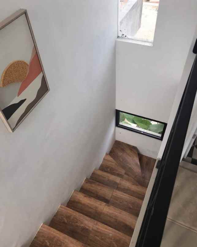 rumah 2 lantai lokasi dekat tol sawojajar