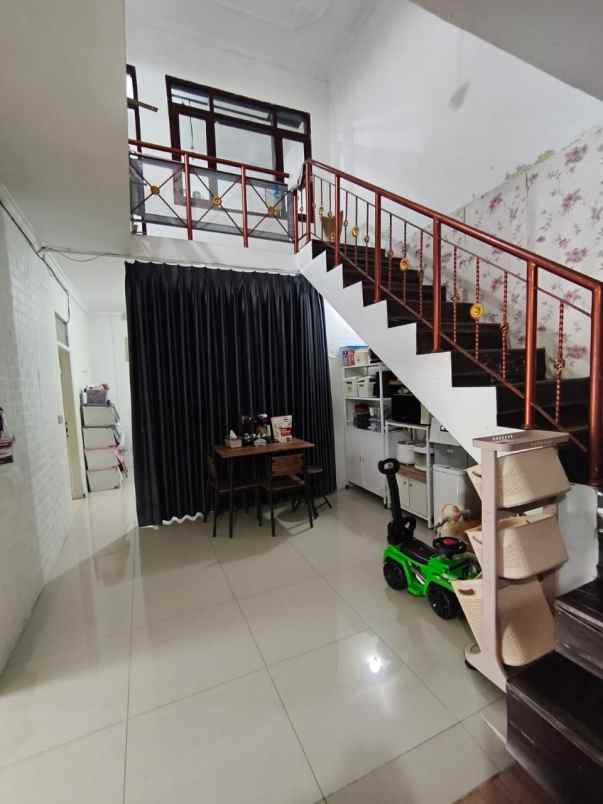 rumah 2 lantai pharmindo sayap cijerah melong bandung
