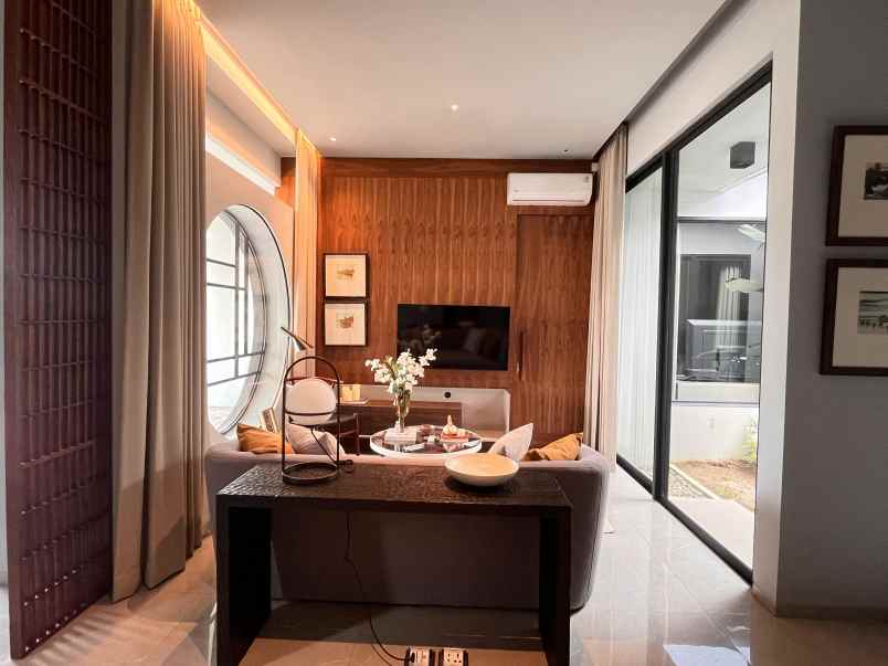 rumah 2 lantai siap huni desain elegan dekat rsa ugm