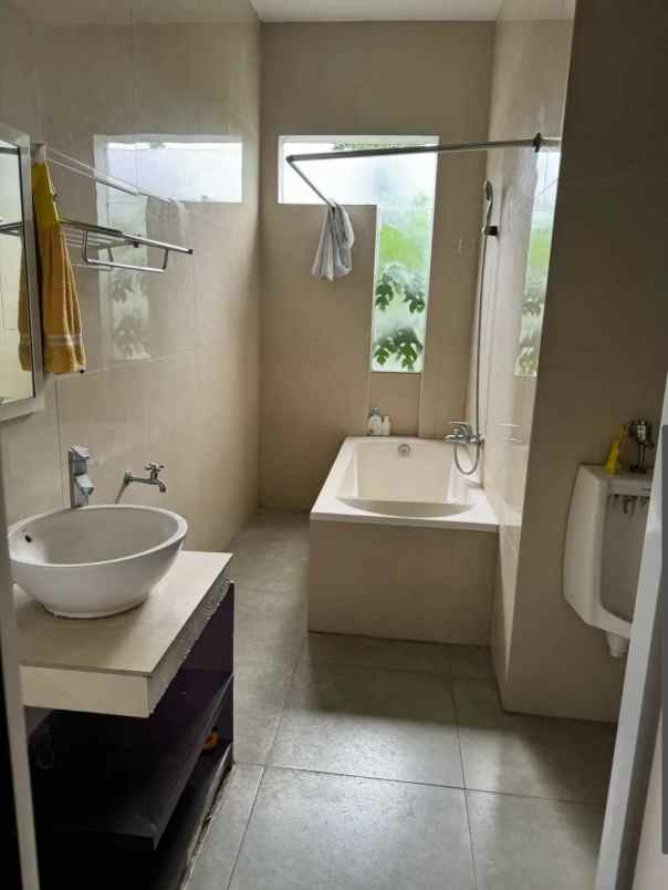 rumah bagus modern siap huni sayap buah batu bandung