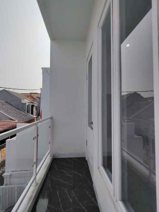 rumah baru dalam komplek di pondok kelapa jaktim