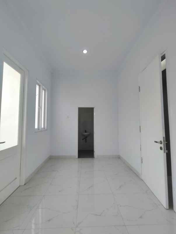 rumah baru dalam komplek di pondok kelapa jaktim