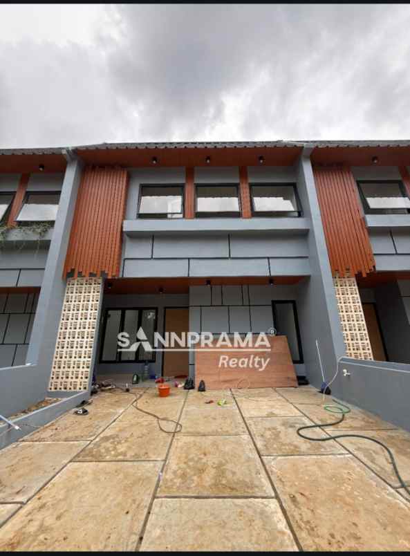 rumah baru disain modern dalam cluster di limo cinere