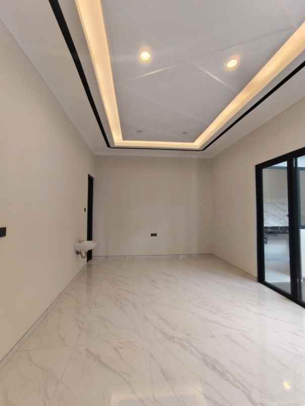 rumah baru modern lokasi manyar jaya surabaya