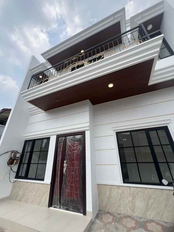 rumah baru siap huni dekat ke akses tol jatiwaringin