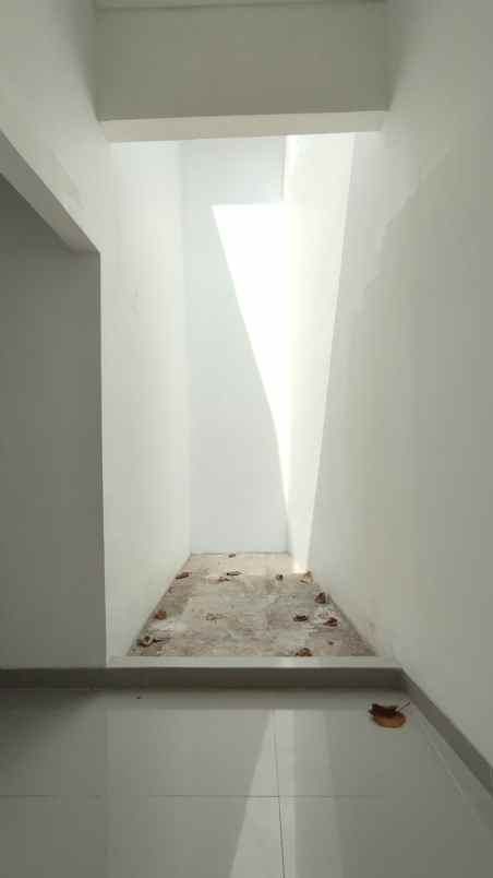 rumah bekasi dekat dengan kawasan mm2100