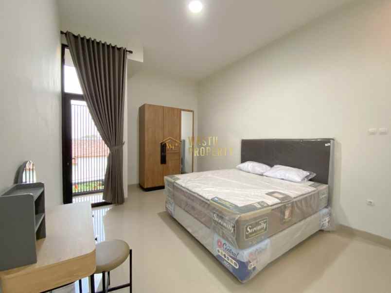 rumah cantik 2 lantai siap huni di condongcatur