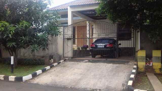 rumah dalam komplek elit billymoon dekat tol becakayu