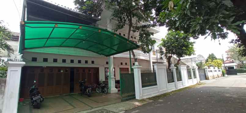 rumah dalam perumahan elit di ampera pasar minggu