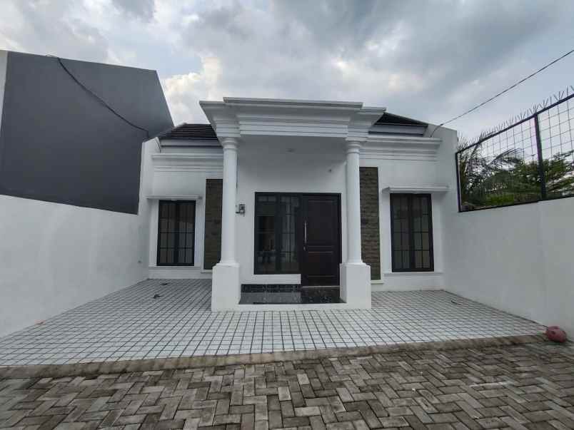 rumah dekat alun alun gdc jatimulya depok