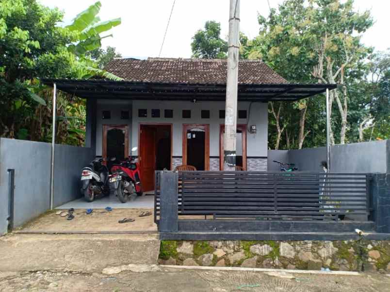 rumah dekat kecamatan kerjo
