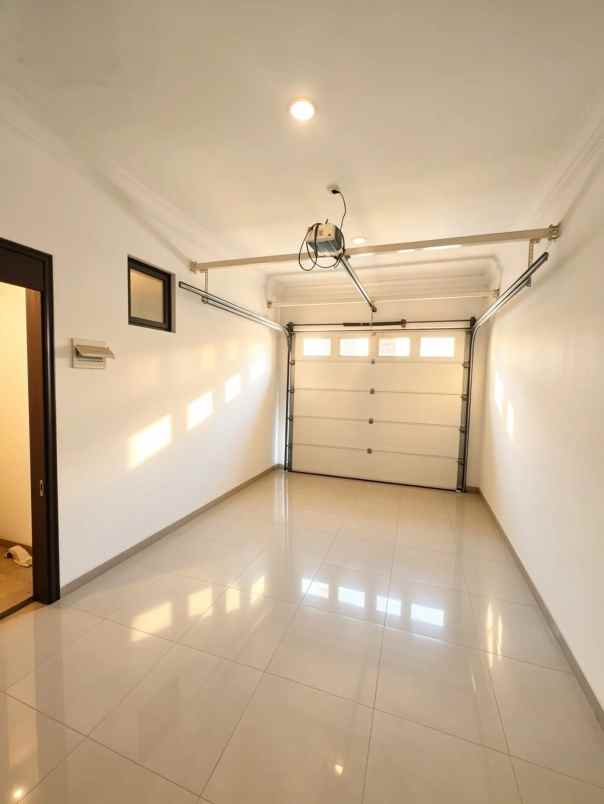 rumah di cluster elite jedaite de park bsd city