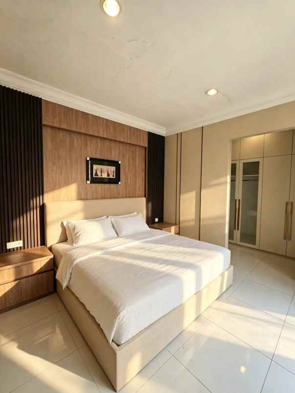 rumah di cluster elite jedaite de park bsd city