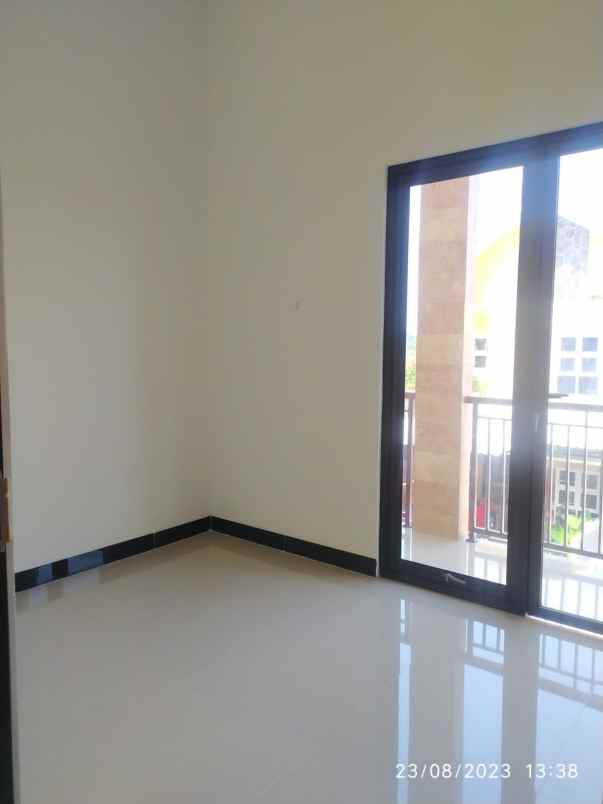 rumah dijual dua lantai di banyumanik semarang