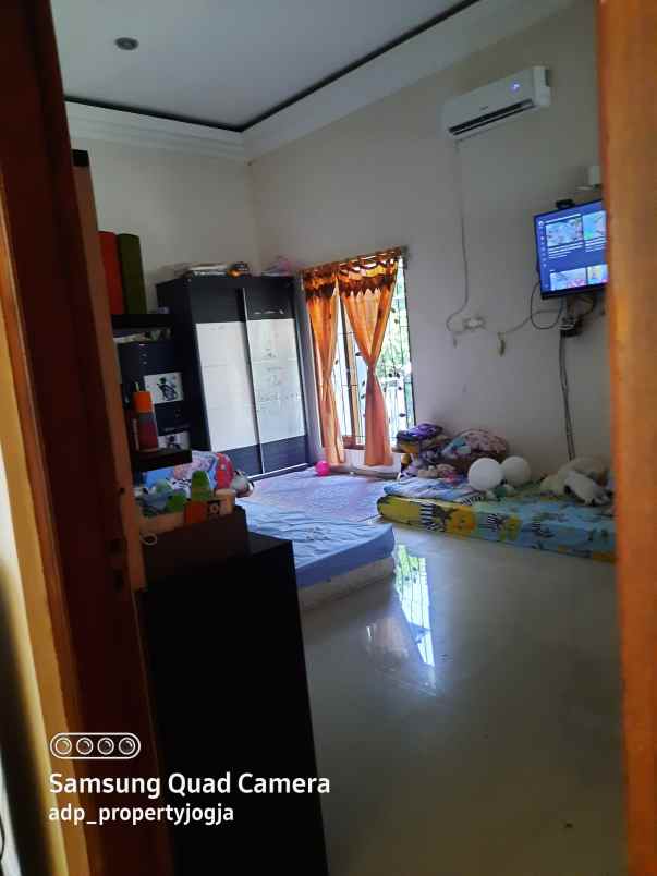 rumah drono utara jalan kapten