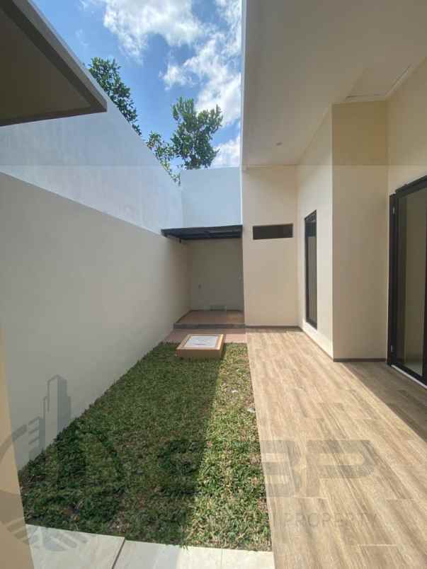 rumah fast respon wa 0813 9127