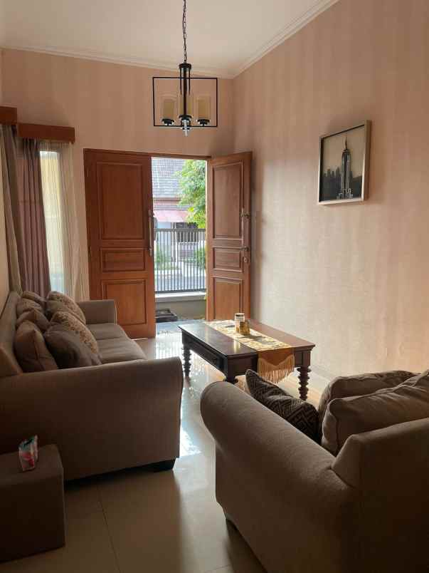 rumah fast respon wa 0813 9127