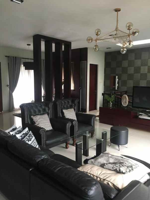 rumah jl cigadung raya