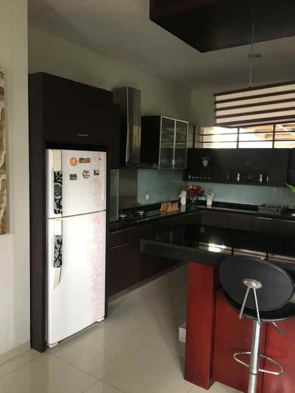 rumah jl cigadung raya