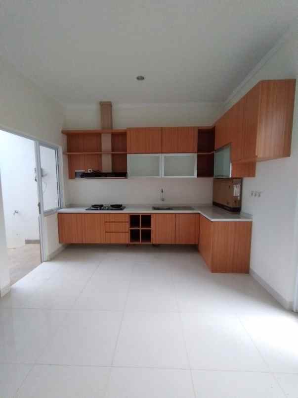 rumah jl cinere parkview raya
