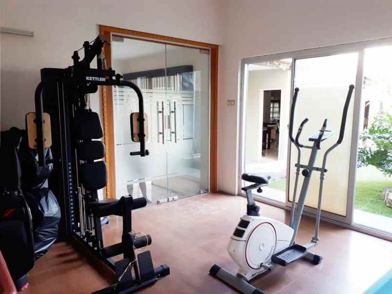 rumah jl komplek billymoon