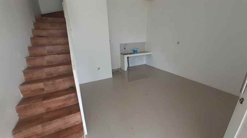 rumah jl raya yasmin