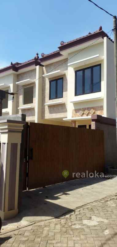 rumah jl tampak siring no 17a