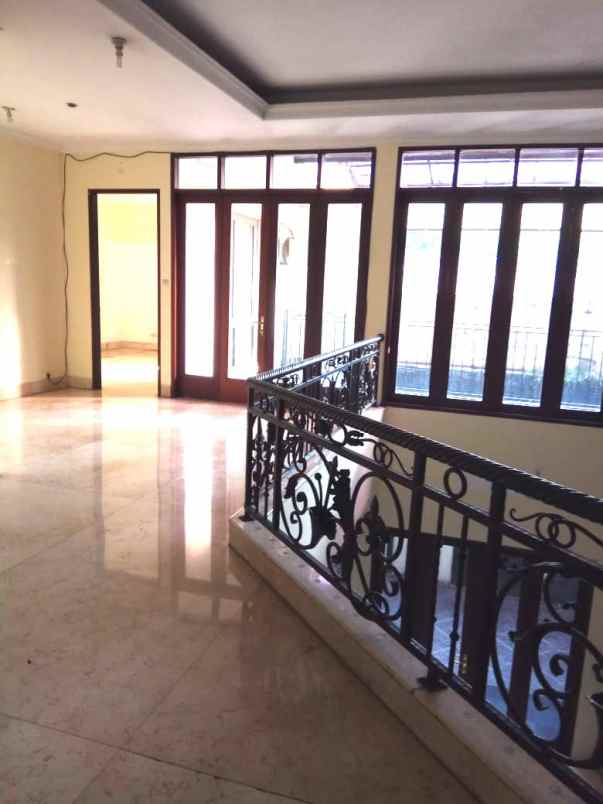 rumah kebayoran baru