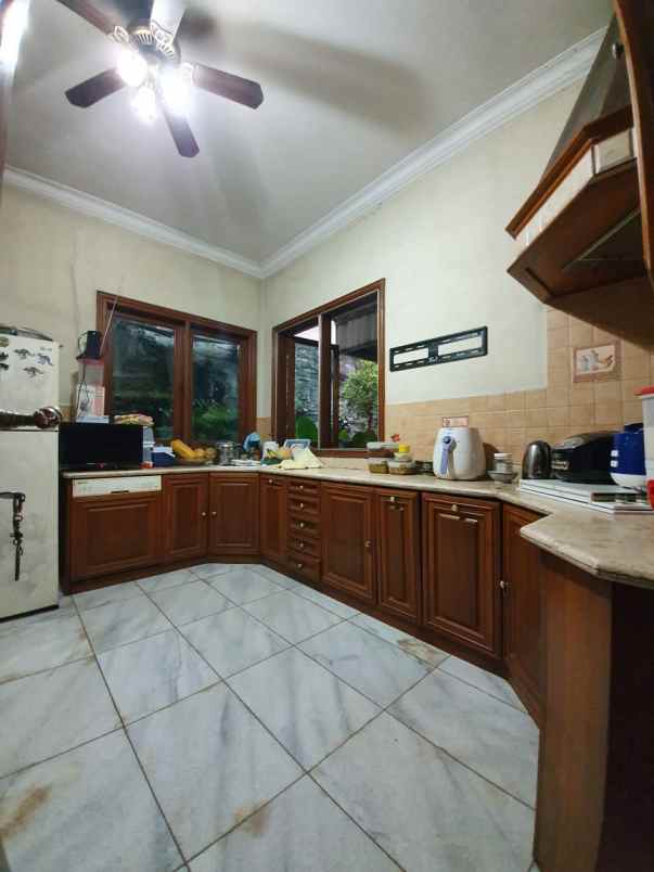 rumah lebak bulus