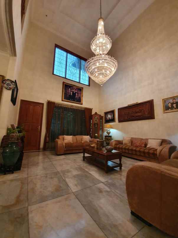 rumah lebak bulus