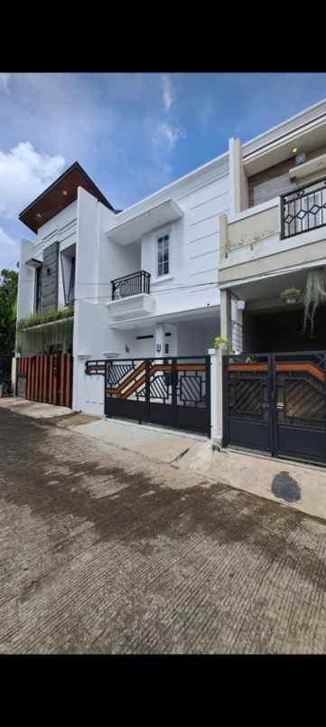 rumah mampang pancoran mas depok