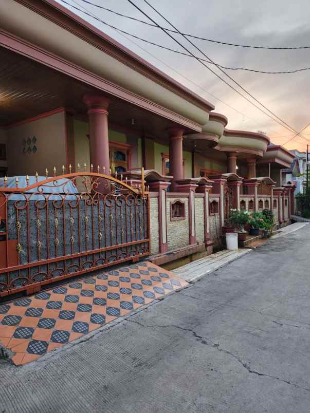 rumah megah siap huni di pondok indah pekayon